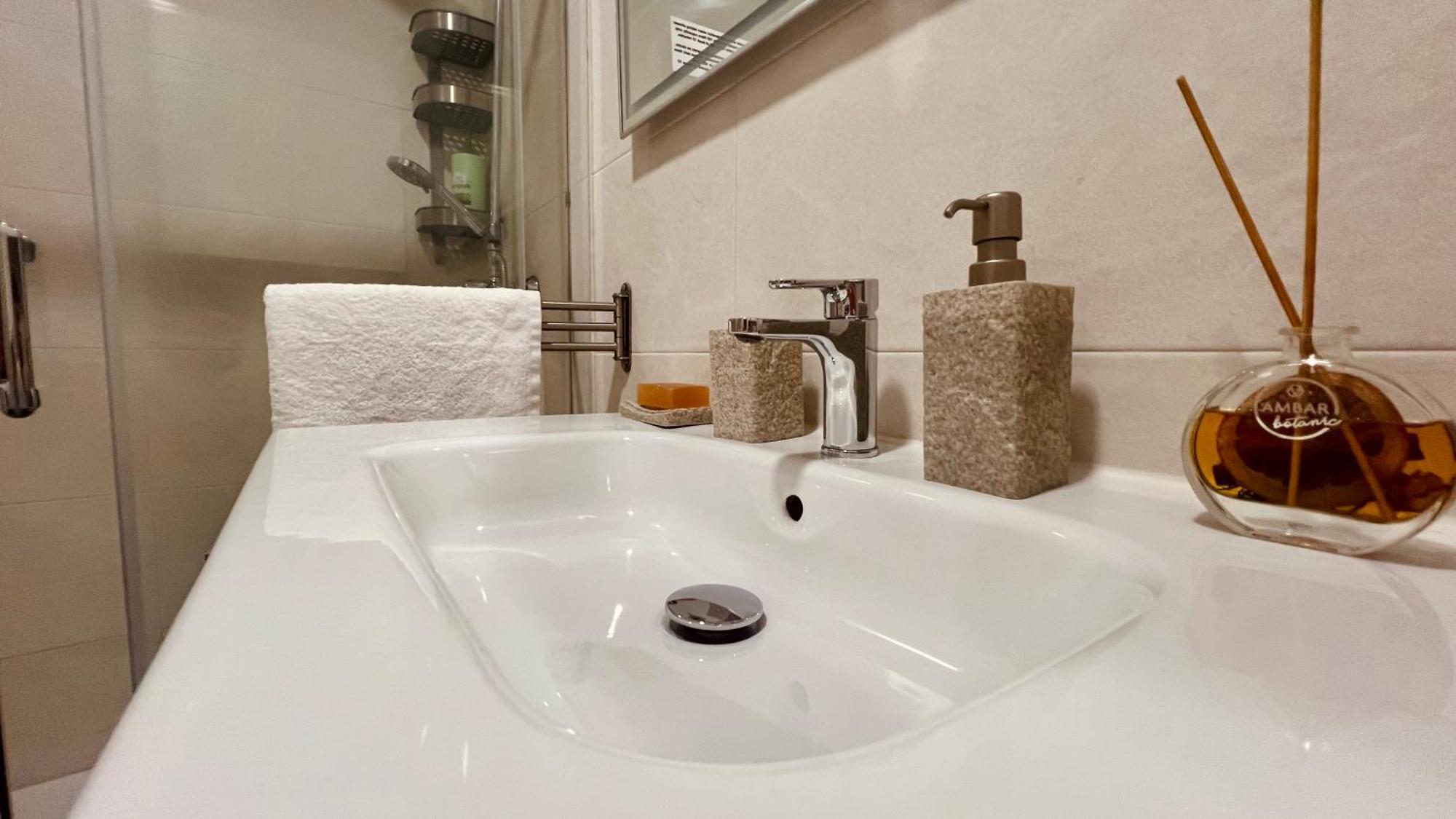 Super Comfy And Homey 4br Peachy Appartement